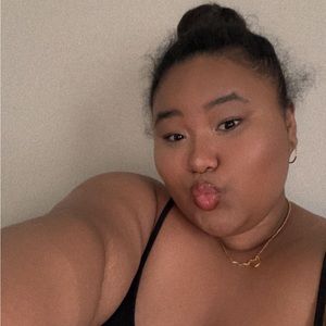 Meet your Posher, Amya